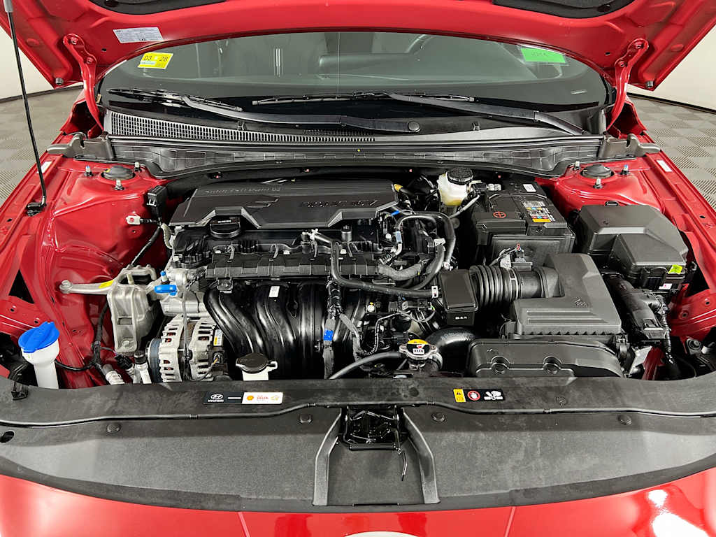 2025 Hyundai Elantra — photo 10