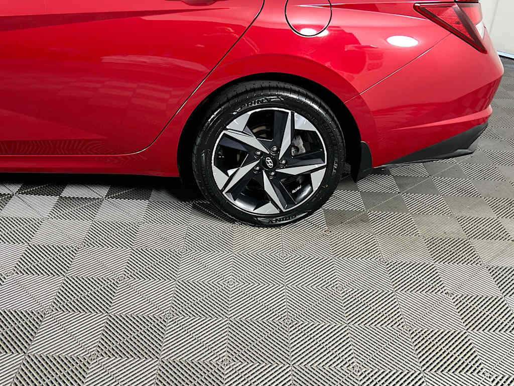 2023 Hyundai Elantra — photo 31