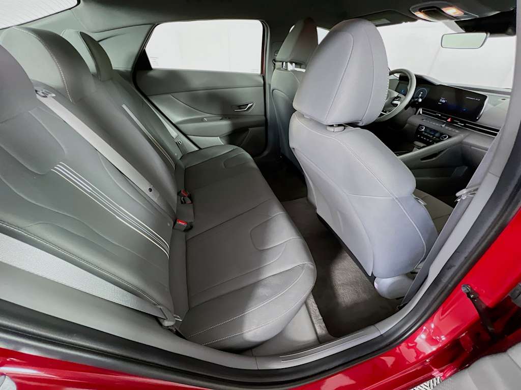 2023 Hyundai Elantra — photo 27