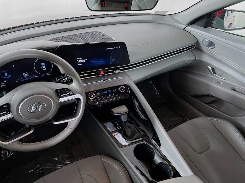2023 Hyundai Elantra — photo 24