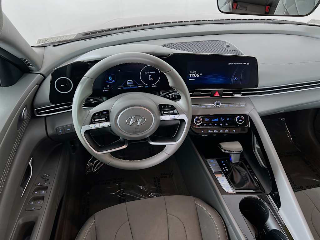 2023 Hyundai Elantra — photo 23