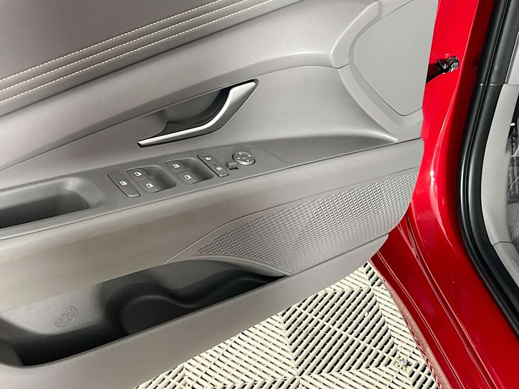 2023 Hyundai Elantra — photo 19