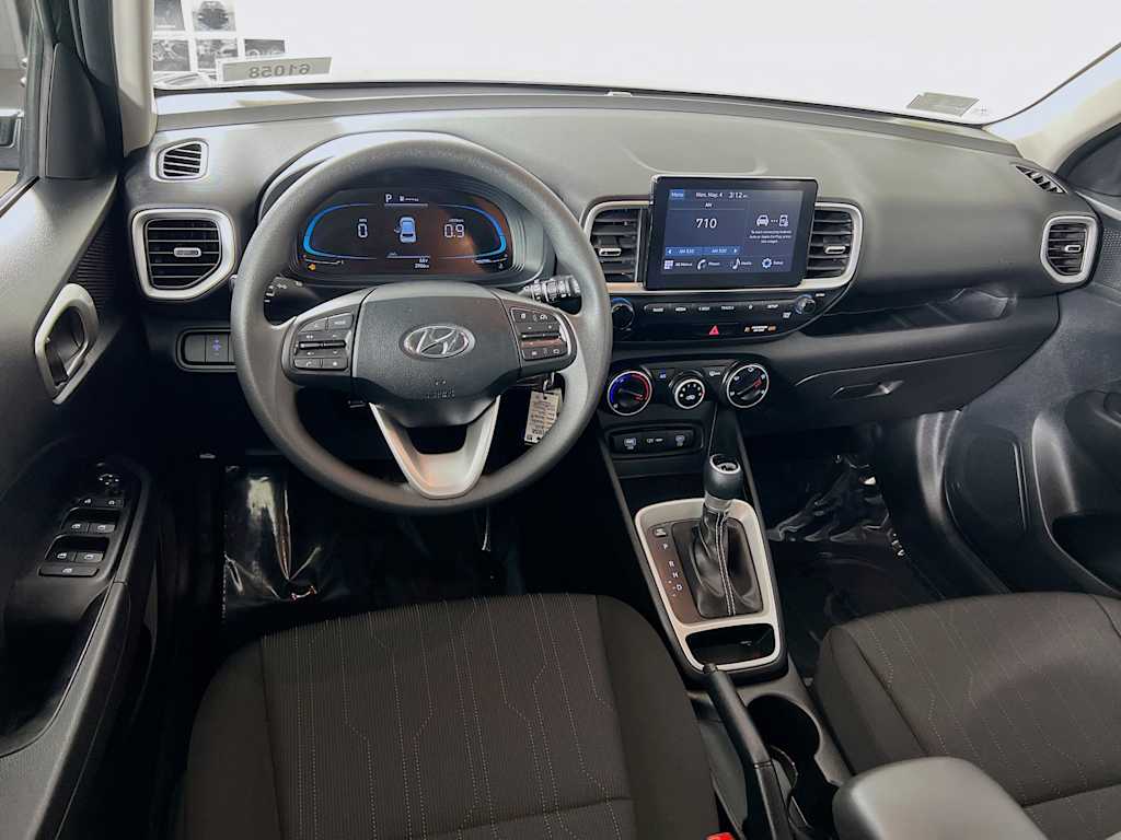 2025 Hyundai Venue — photo 21