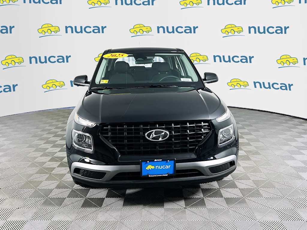 2025 Hyundai Venue — photo 2