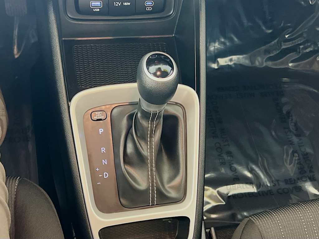 2025 Hyundai Venue — photo 16