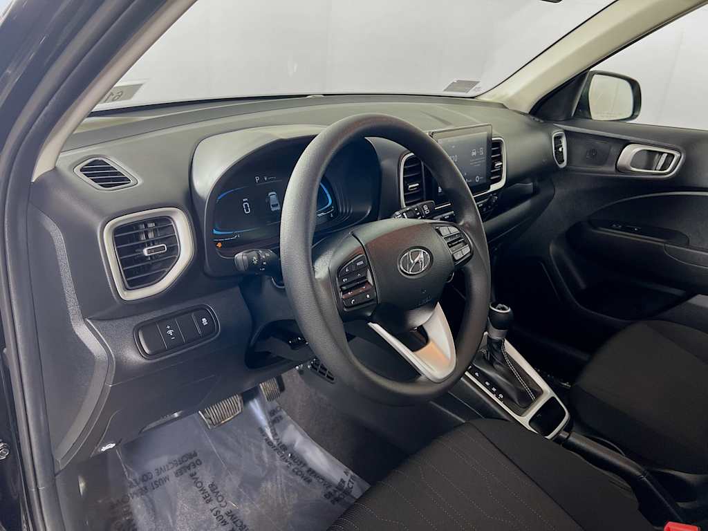 2025 Hyundai Venue — photo 9