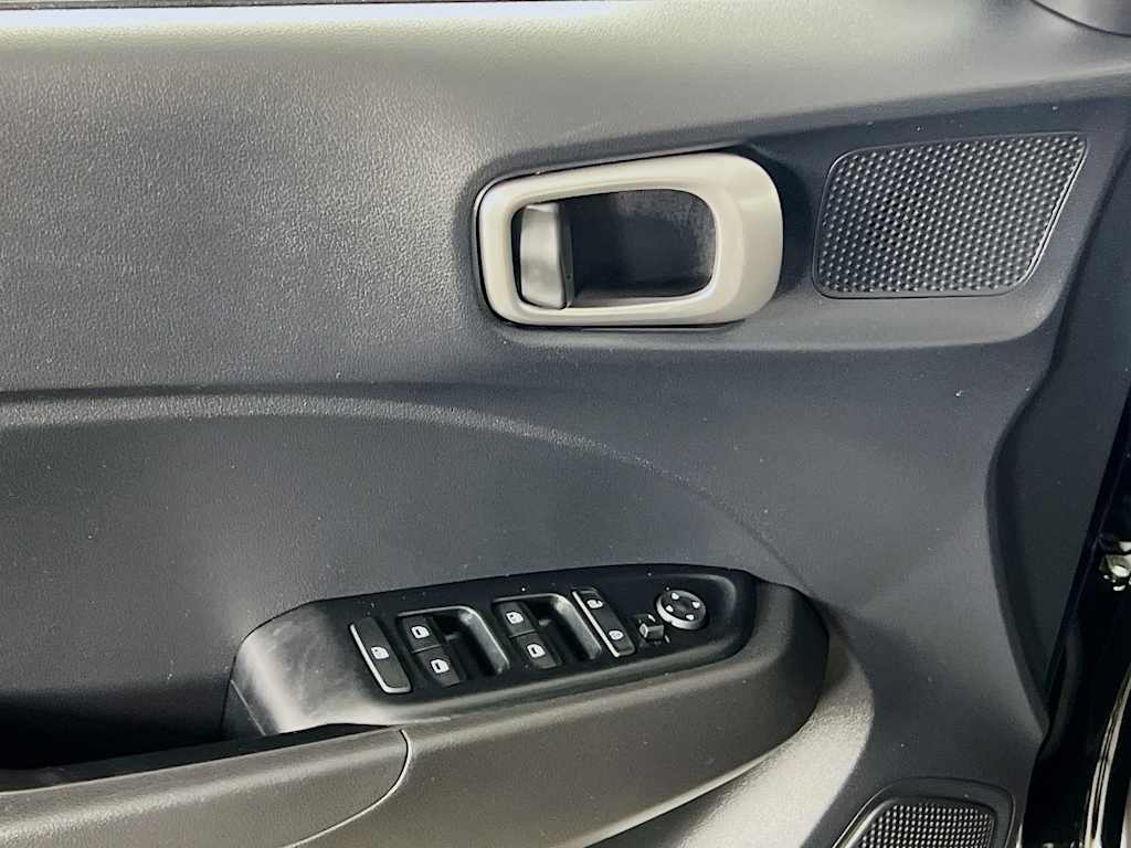 2025 Hyundai Venue — photo 17