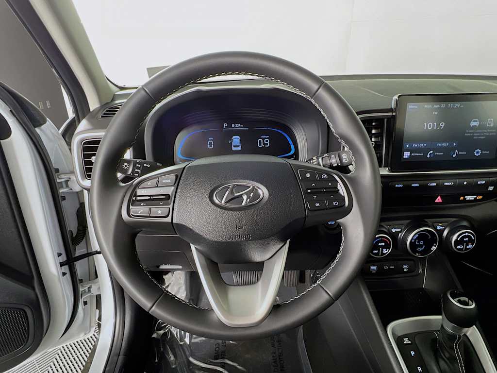 2025 Hyundai Venue — photo 11