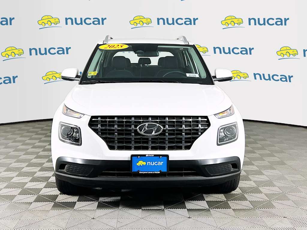 2025 Hyundai Venue — photo 2