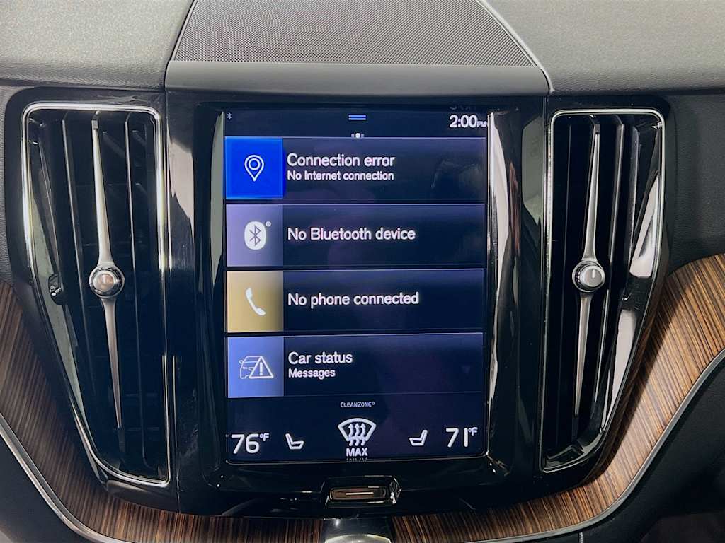 2021 Volvo XC60 — photo 13
