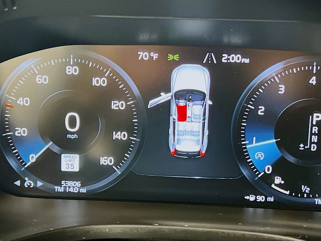 2021 Volvo XC60 — photo 12
