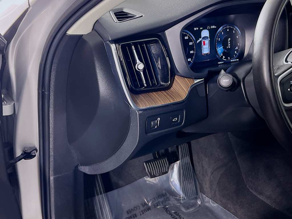 2021 Volvo XC60 — photo 10