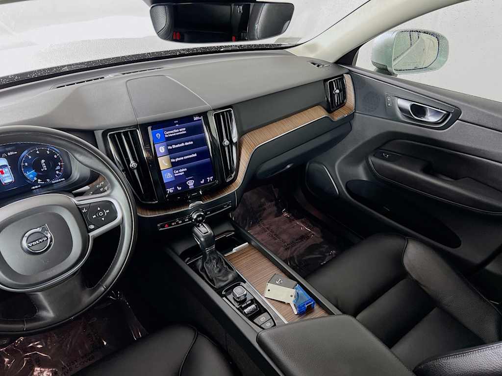 2021 Volvo XC60 — photo 24