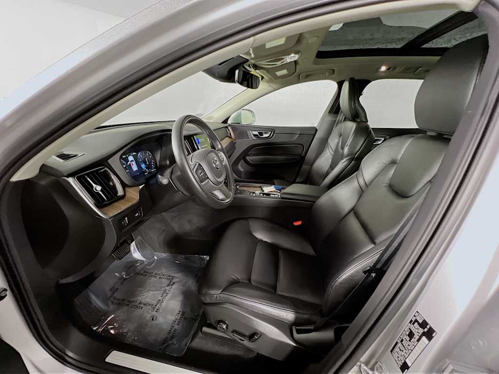 2021 Volvo XC60 — photo 21
