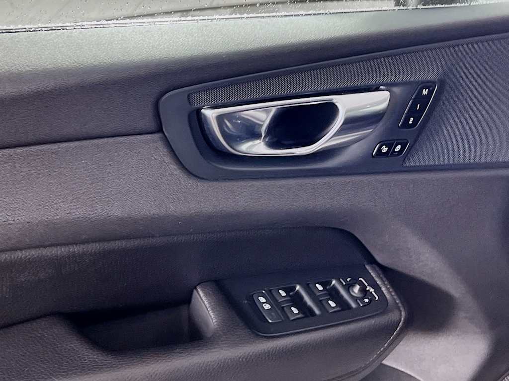 2021 Volvo XC60 — photo 18