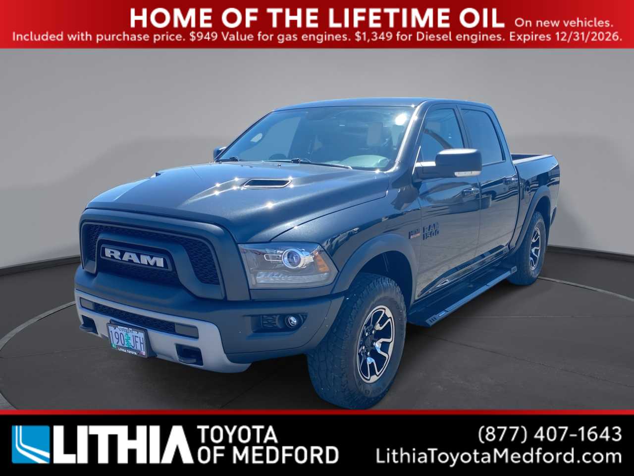 Brilliant Black Crystal Pearlcoat 2016 RAM 1500 Pickup Truck Four-Wheel Drive 8-Speed Automatic