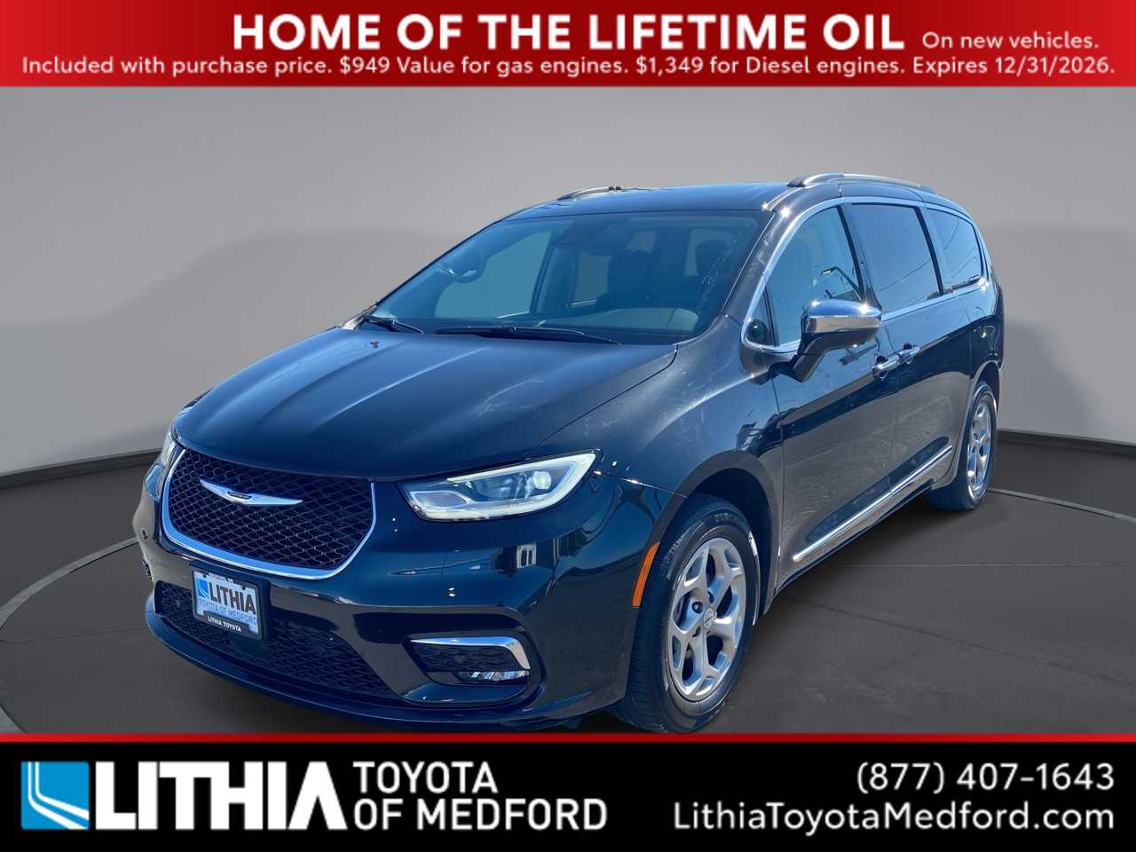 Brilliant Black Crystal Pearlcoat 2022 Chrysler Pacifica Minivan All-Wheel Drive 9-Speed Automatic