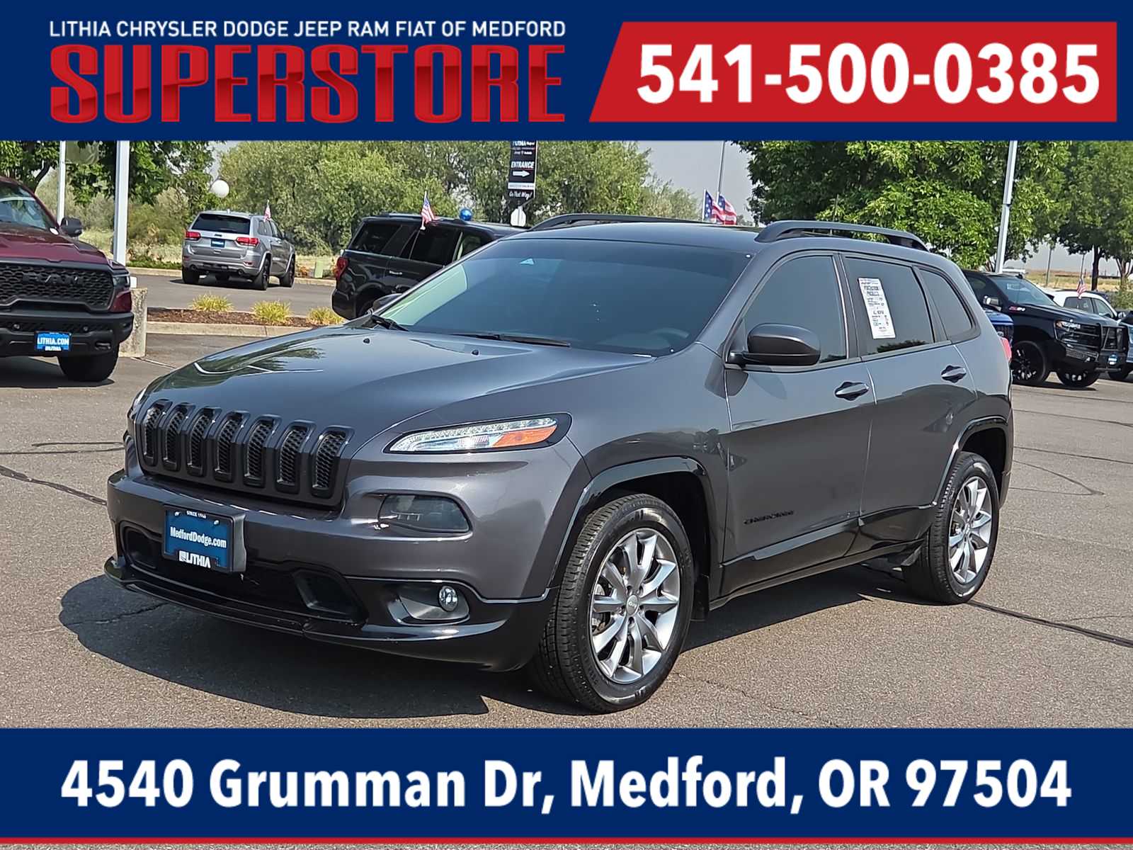 2018 Jeep Cherokee Latitude FWD with Tech Connect Package