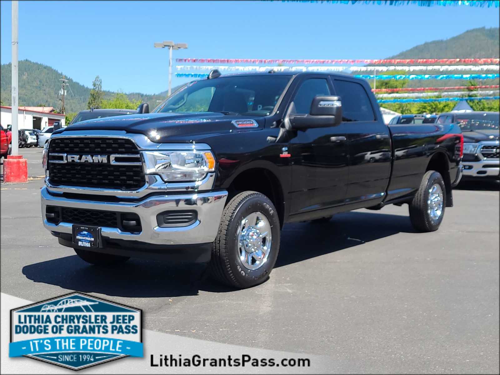 2024 RAM 3500 Tradesman 4x4 Crew Cab 8 Box