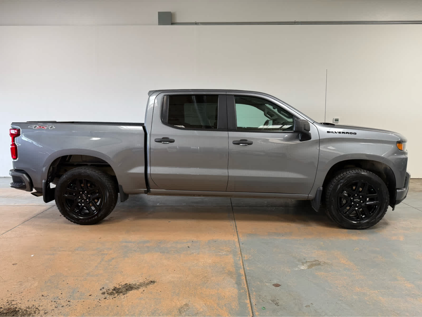 View vehicle photo 6