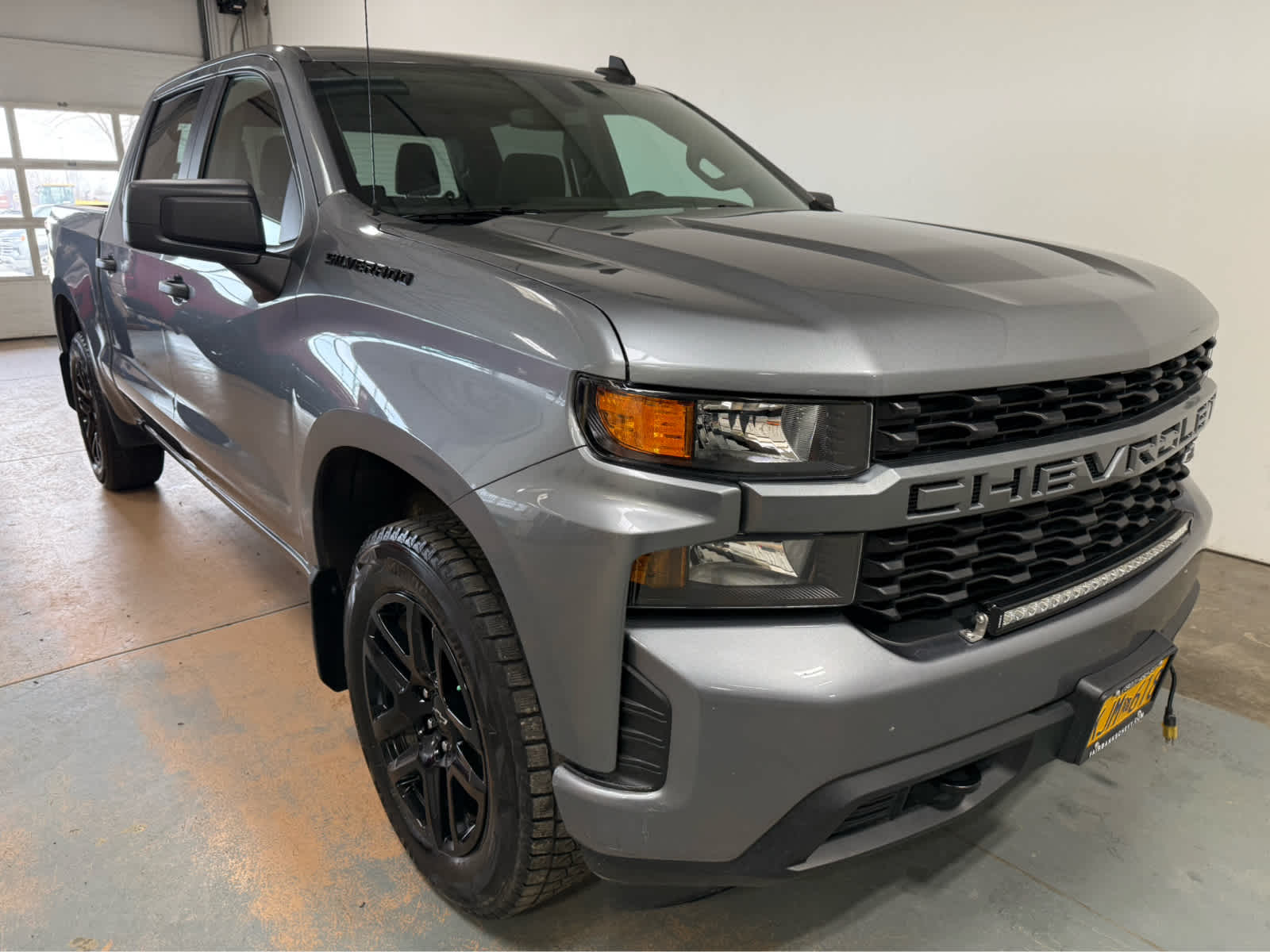 View vehicle photo 5