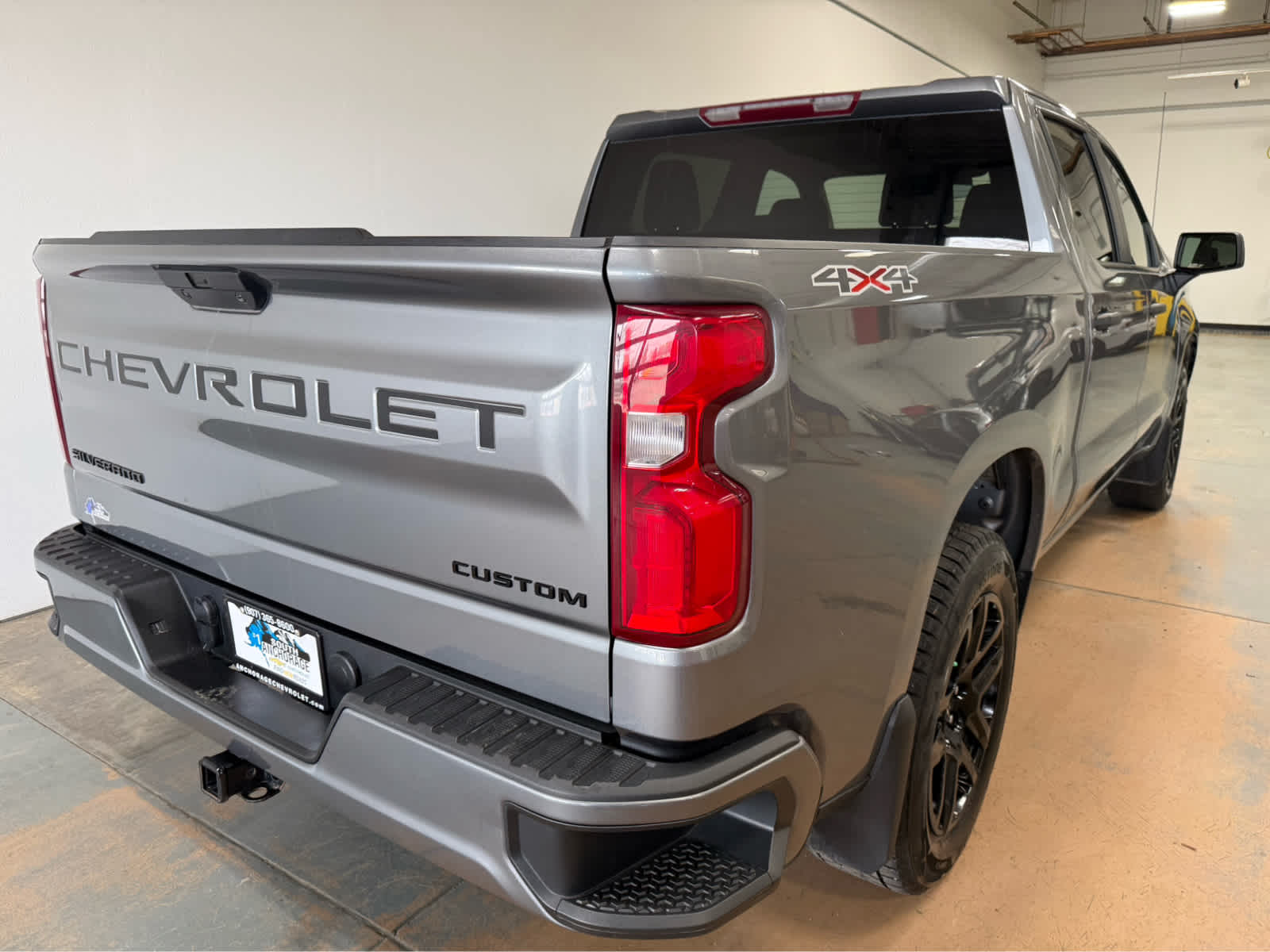 View vehicle photo 7