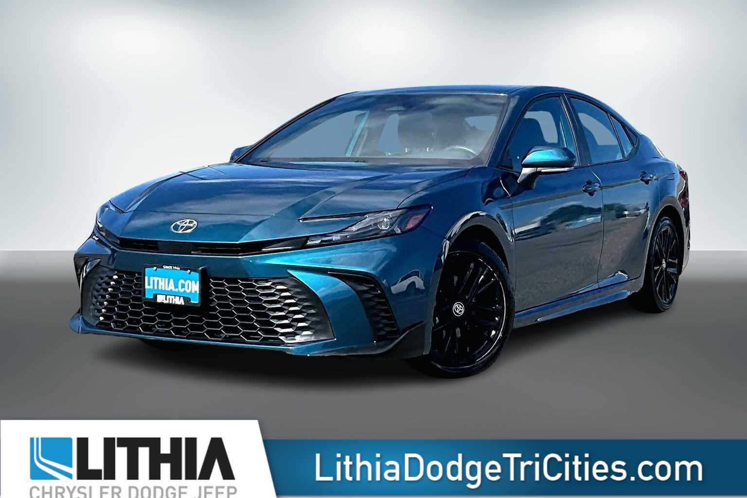 2025 Toyota Camry SE FWD