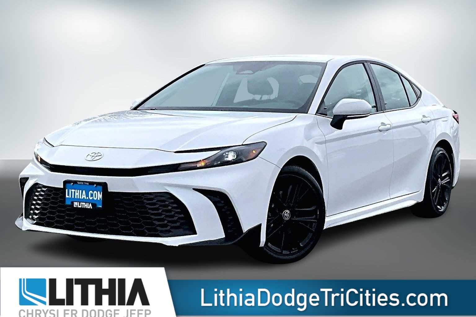 2025 Toyota Camry SE FWD