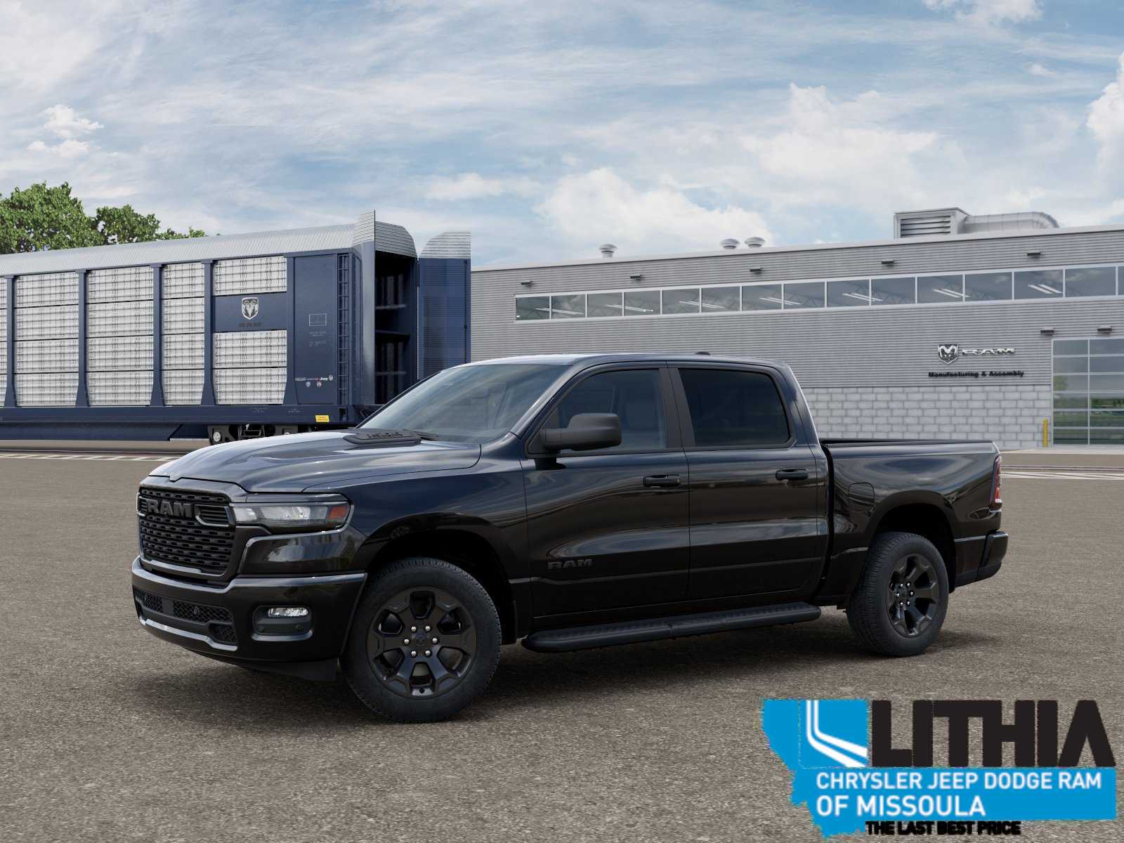 Diamond Black Crystal Pearlcoat 2026 RAM 1500 Express Crew Cab 4WD Pickup Truck Four-Wheel Drive 8-Speed Automatic