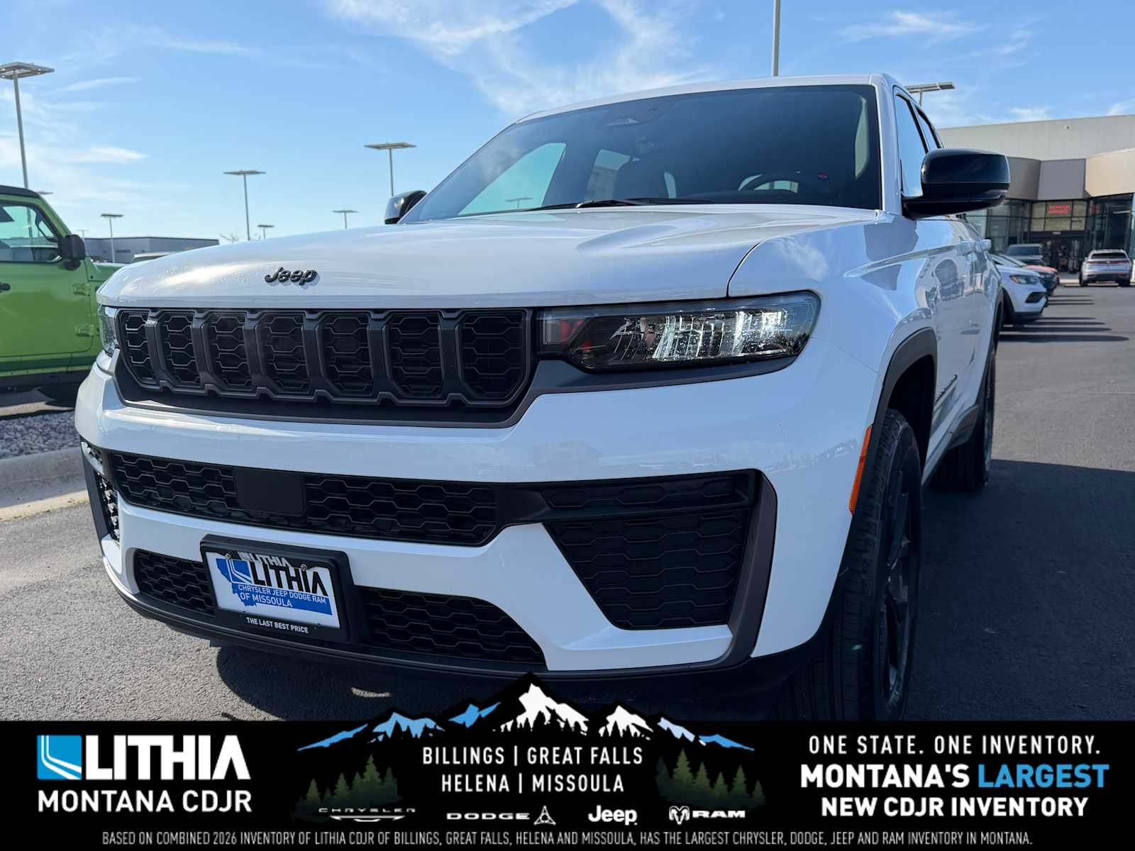 Bright White Clearcoat 2026 Jeep Grand Cherokee SUV / Crossover  8-Speed Automatic