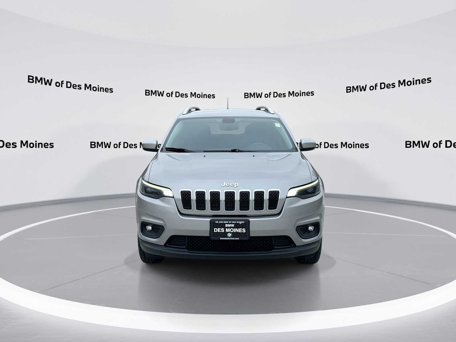 View vehicle photo 3