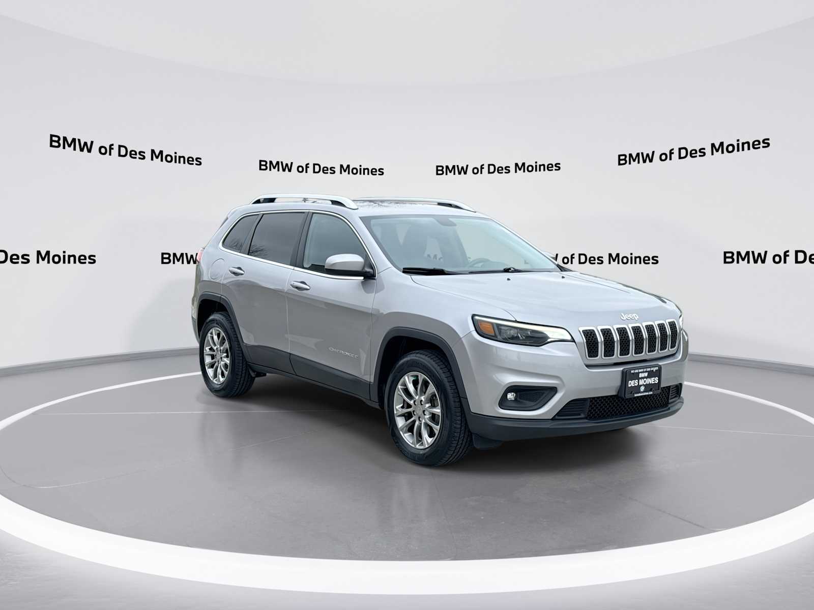 View vehicle photo 2