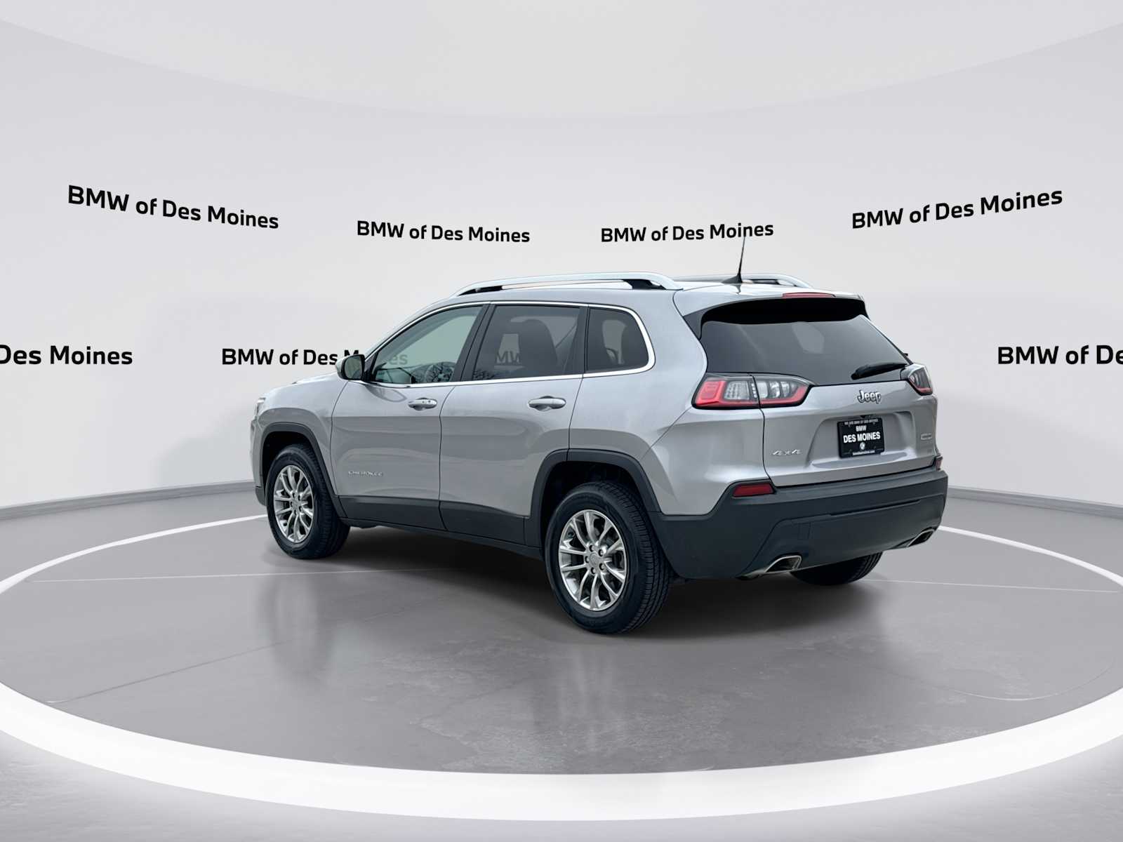 View vehicle photo 6