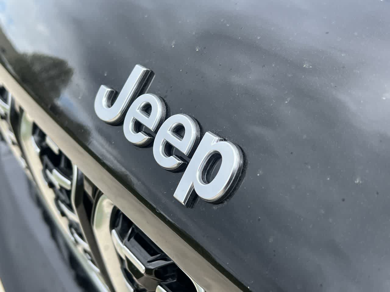 2022 Jeep Grand Cherokee L Summit 11