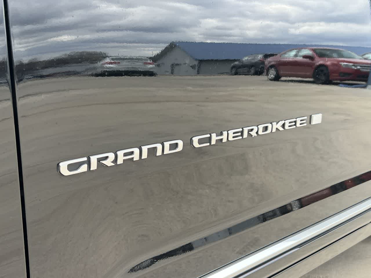 2022 Jeep Grand Cherokee L Summit 12