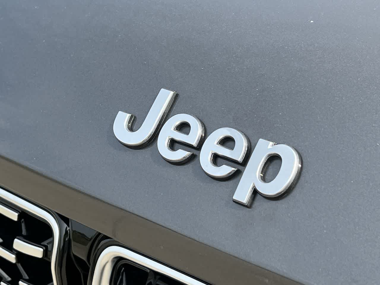 2023 Jeep Grand Cherokee L Summit 11