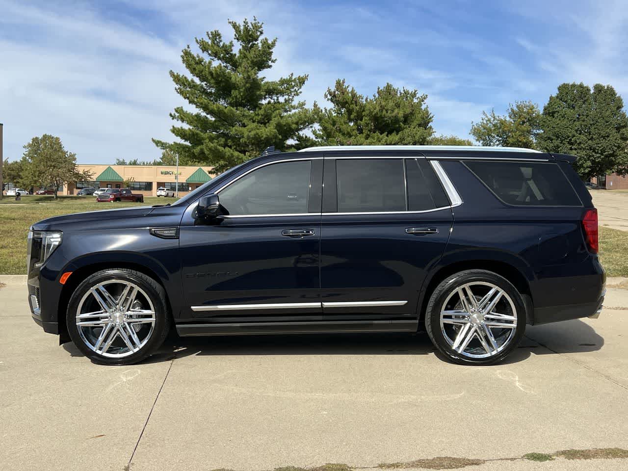 2023 GMC Yukon Denali 3