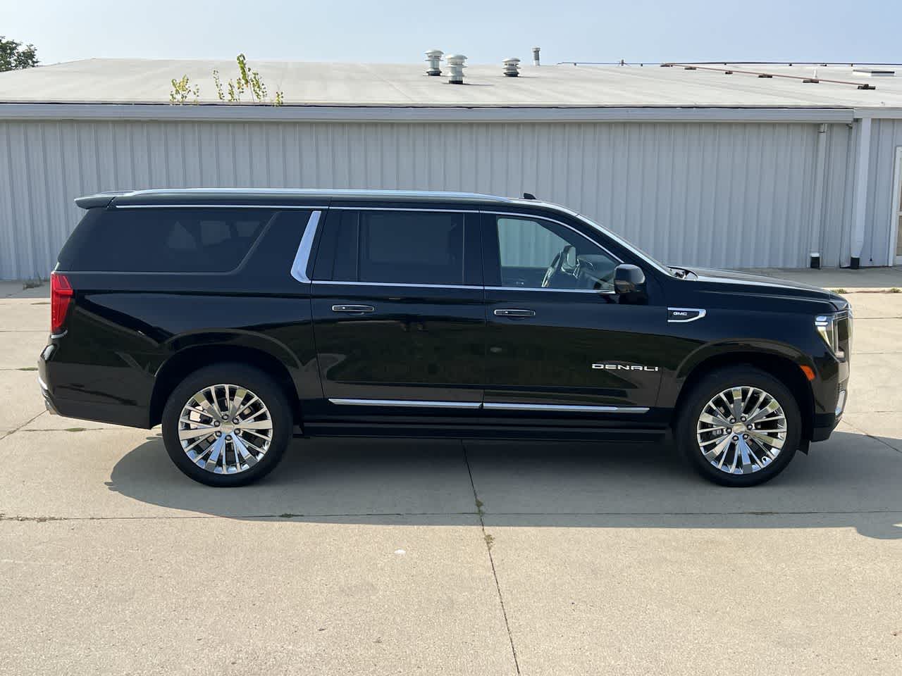 2022 GMC Yukon XL Denali 7