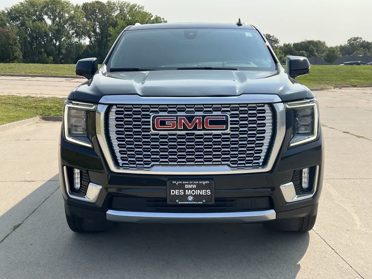 2022 GMC Yukon XL Denali 9