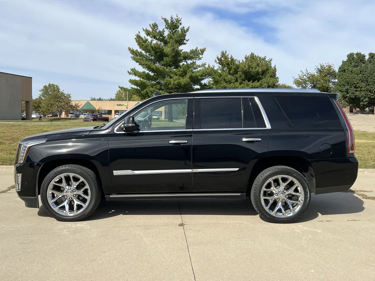 2020 Cadillac Escalade Premium Luxury 3