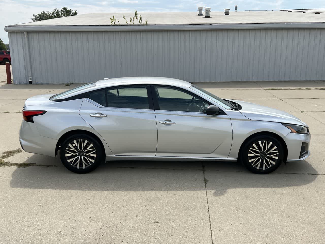 2024 Nissan Altima 2.5 SV 7