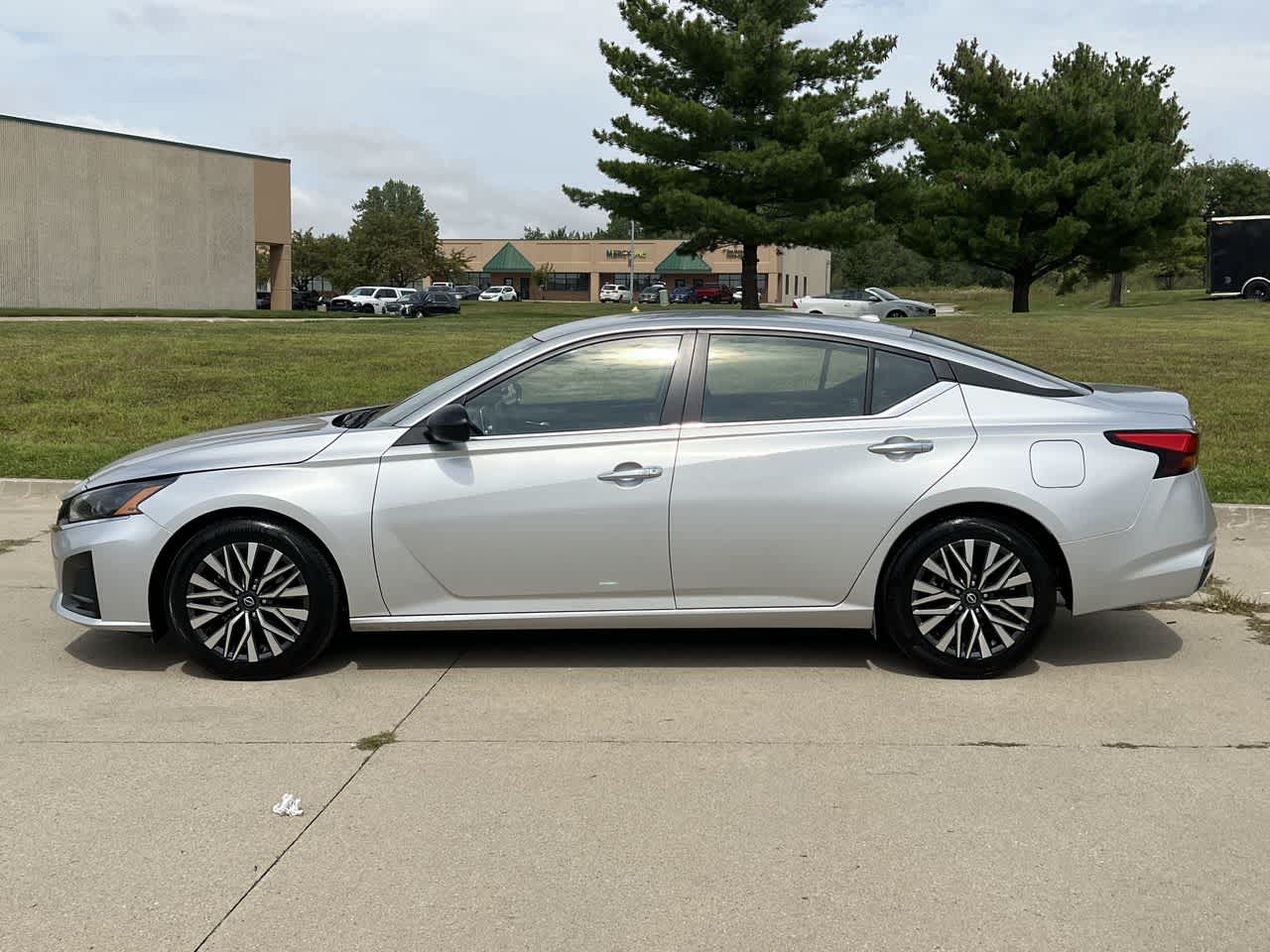 2024 Nissan Altima 2.5 SV 3