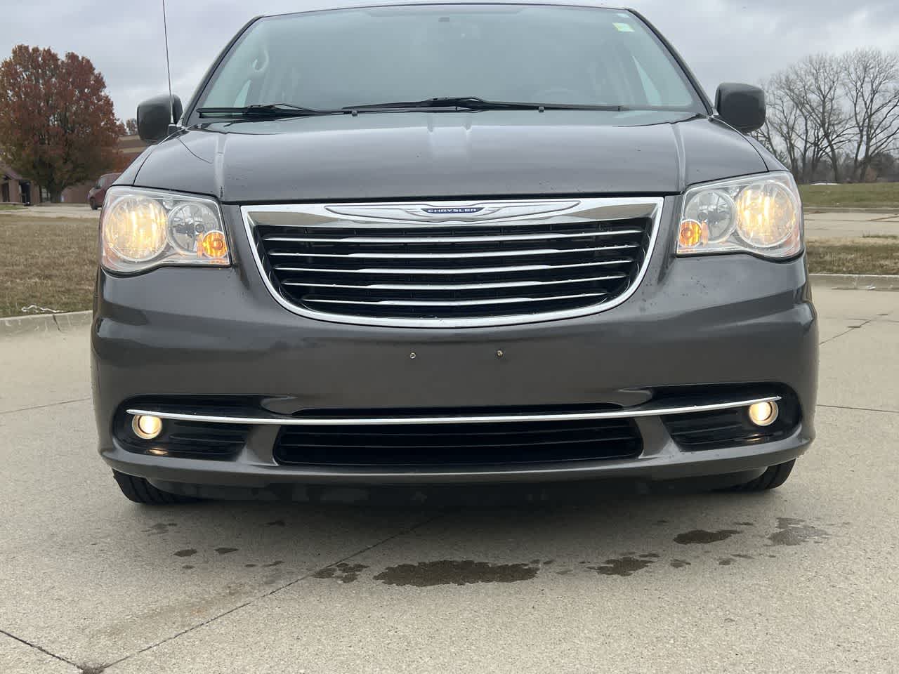 2016 Chrysler Town & Country Touring 10