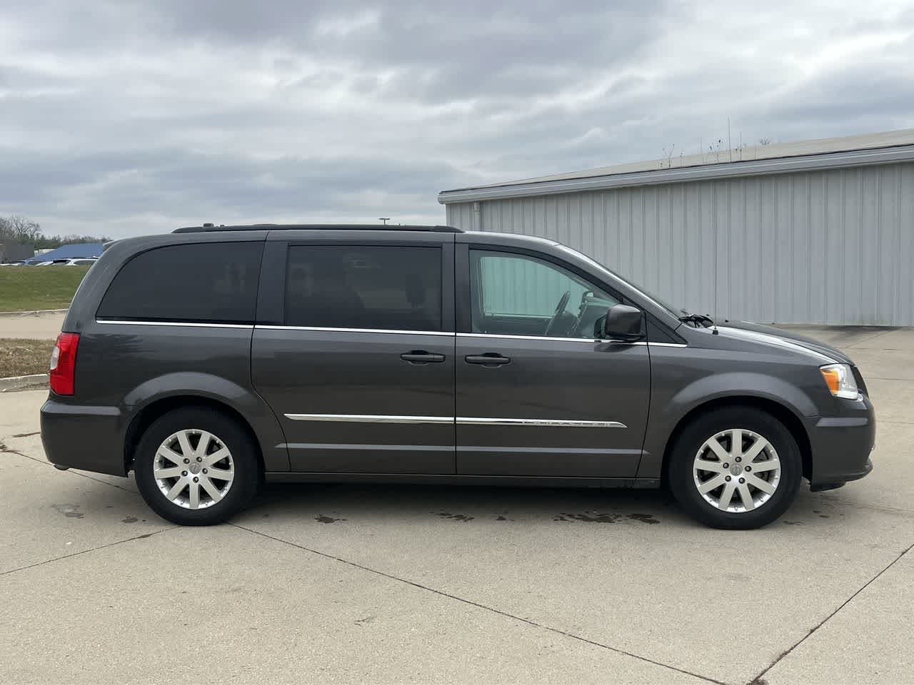 2016 Chrysler Town & Country Touring 7