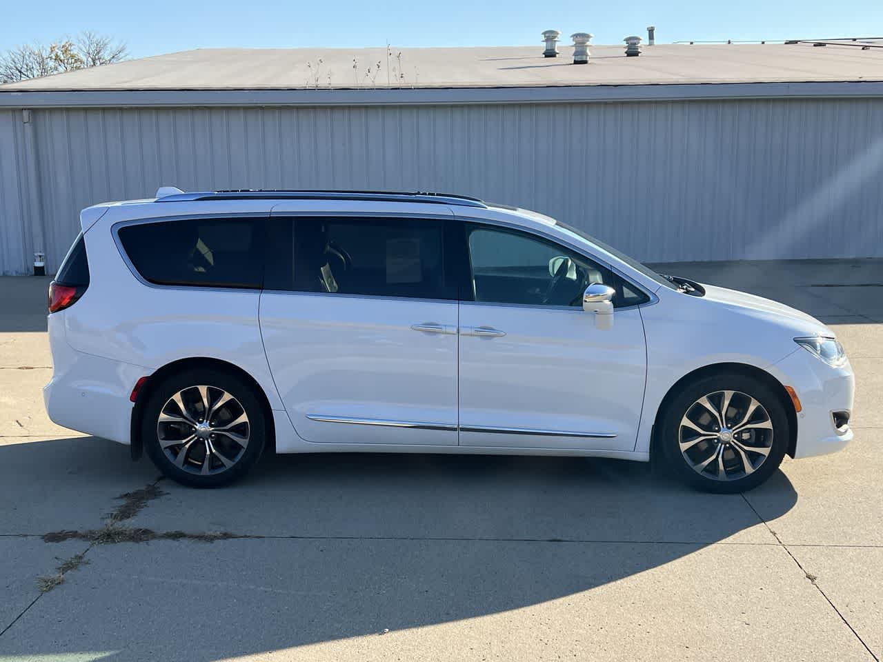 2018 Chrysler Pacifica Limited 7