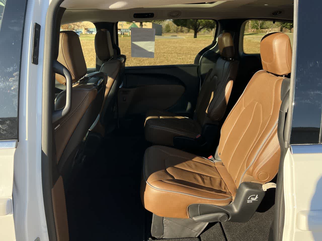 2018 Chrysler Pacifica Limited 18