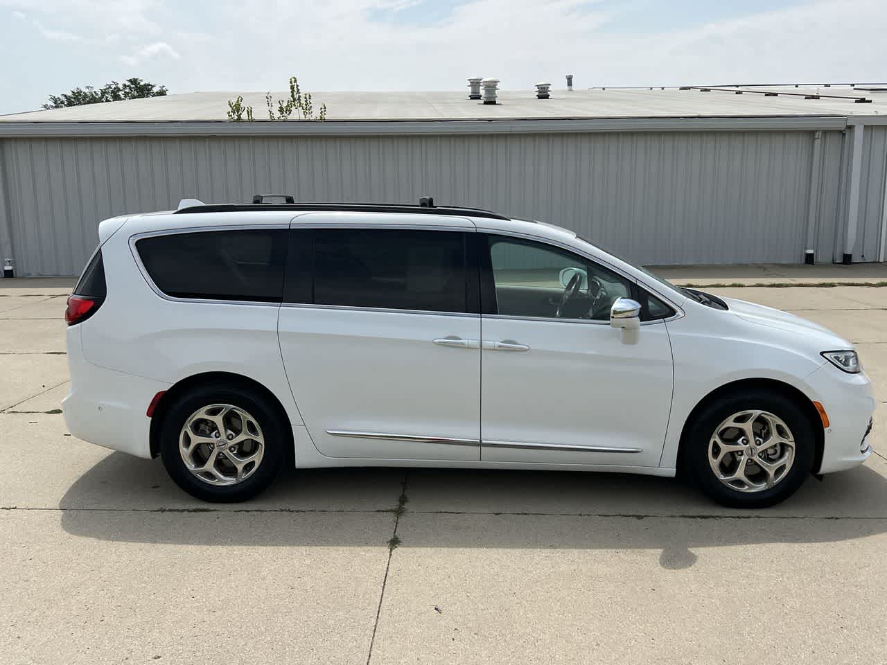 2022 Chrysler Pacifica Limited 7