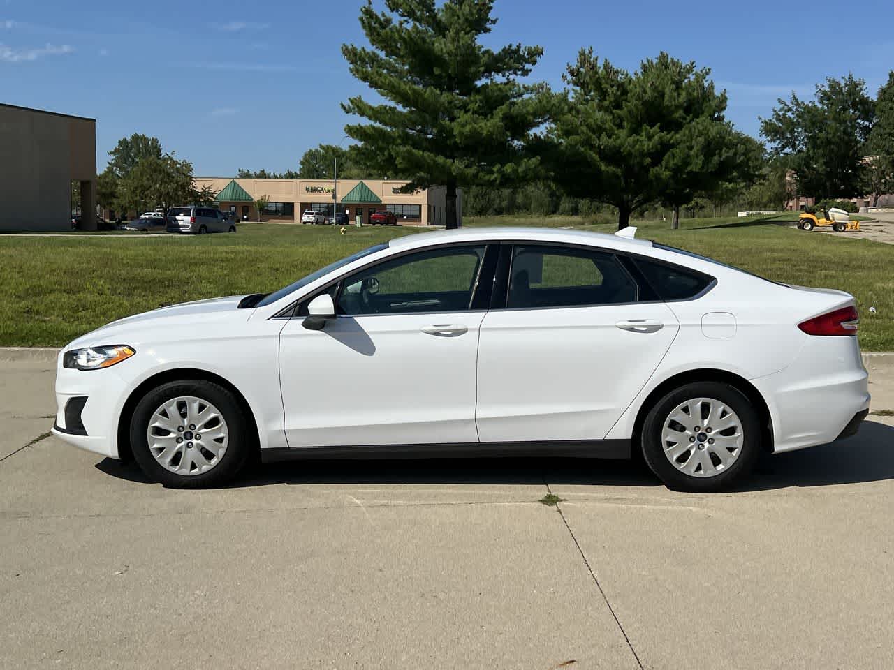 2020 Ford Fusion S 3