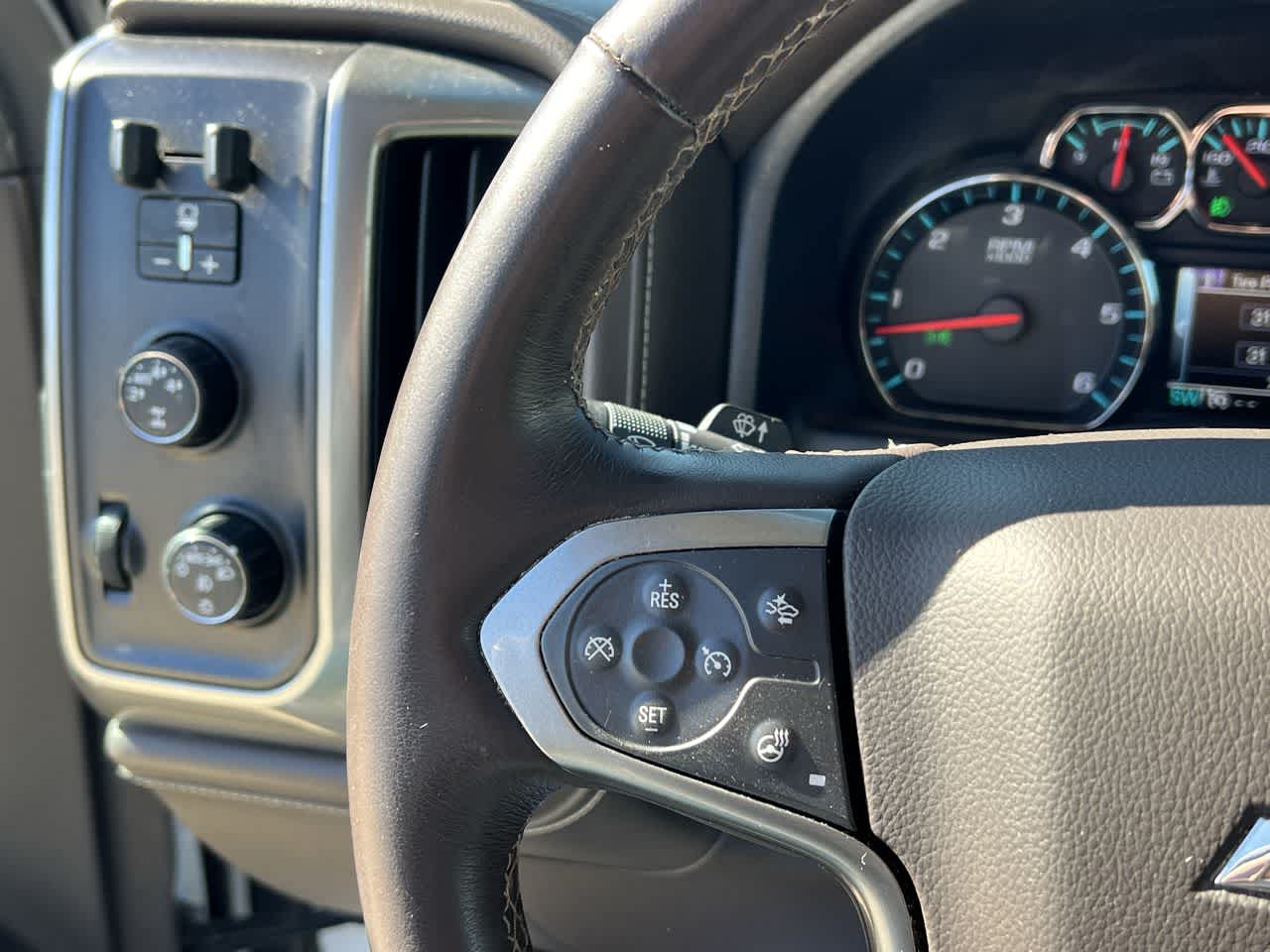 2016 Chevrolet Silverado 1500 LTZ 4WD Crew Cab 143.5 24