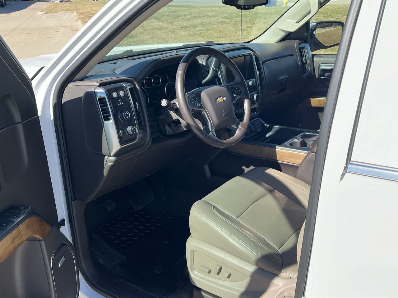 2016 Chevrolet Silverado 1500 LTZ 4WD Crew Cab 143.5 2